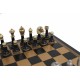 Modernūs metaliniai šachmatai su lakuotos medienos elemetais. Su dirbtinės odos lenta.