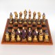 SPARTAKAS: Rankomis spalvintų šachmatų figūros su dirbtinės odos šachmatų lenta