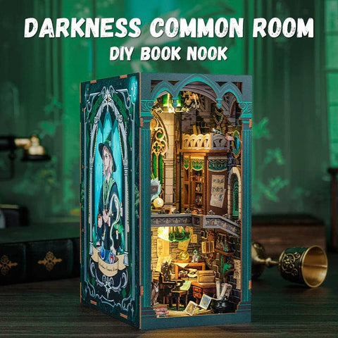 Book Nook „Darkness Common Room“ medinė knygų niša su LED, rinkinys