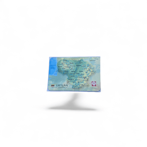 3D reljefinis Lietuvos žemėlapio magnetukas 9x6 cm – ryškus suvenyras