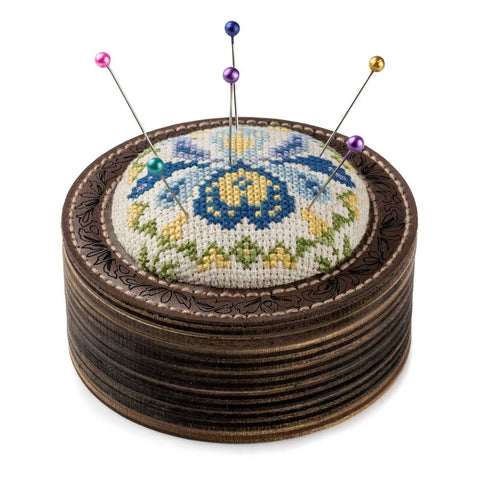 Siuvinėjimo adatinės rinkinys „Vilkdalgiai“ – Wonderland Crafts