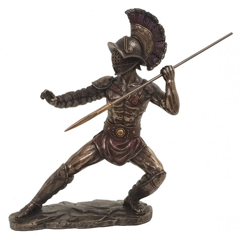 Gladiatorius bronzinė statulėlė, puolimo poza su ilga ietimi, tamsiai bronzinis šalmelio plunksnos akcentas ant pjedestalo