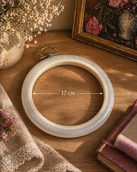 Permatomas siuvinėjimo lankelis Flexi, apvalus 17 cm