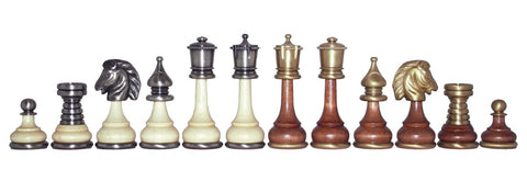 Žalvarinės/medinės šachmatų figūros. Aukštis: 9cm., diametras: 3,2cm.