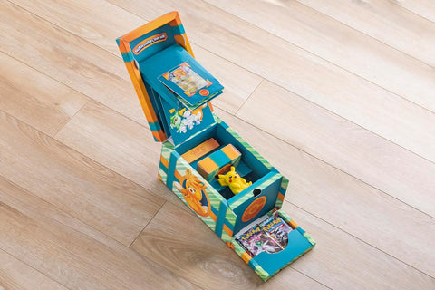 Pokémon Paldea nuotykių skrynia: 6 pakeliai, promo kortos, Pikachu žaislas