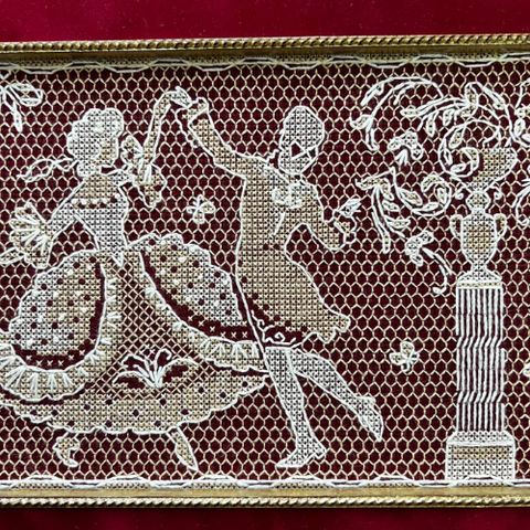 Siuvinėjimo kryželiu rinkinys „Pokylių salės nėriniai“, 3 spalvos, 75x16 cm