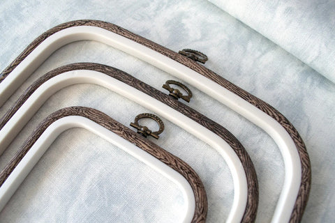 Nurge Flexi Hoop kvadratinis siuvinėjimo lankelis 23x25 cm, tamsiai rudas
