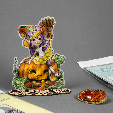 Siuvinėjimo kryželiu rinkinys „Happy Halloween“ Crystal Art, 12×14 cm