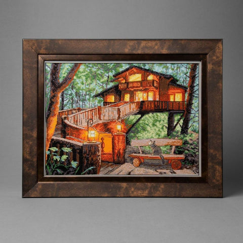 Siuvinėjimo kryželiu rinkinys Slapta vieta 33×24 16ct Aida Madeira 32 spalvos