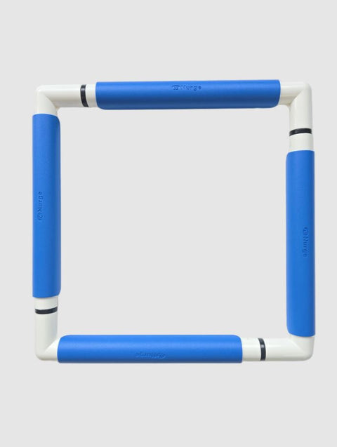 Mėlynas plastikinis siuvinėjimo rėmelis su spaustukais 29x29 cm