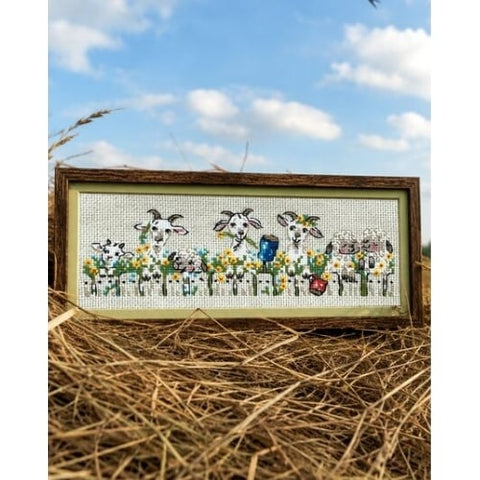 Siuvinėjimo kryželiu rinkinys „Kaimo pokalbiai“ su ožkomis ir avimis 24 x 8 cm