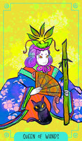 Tarot korta Wands karalienė — ryški neoninė iliustracija su saulėgrąžų vėduokle, juoda katė ir bambuko lazda, kortos priekinė pusė