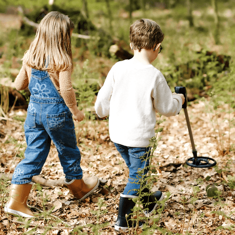 Vaikiškas metalo detektorius su garso ir šviesos signalu, iki 12 cm (8+)