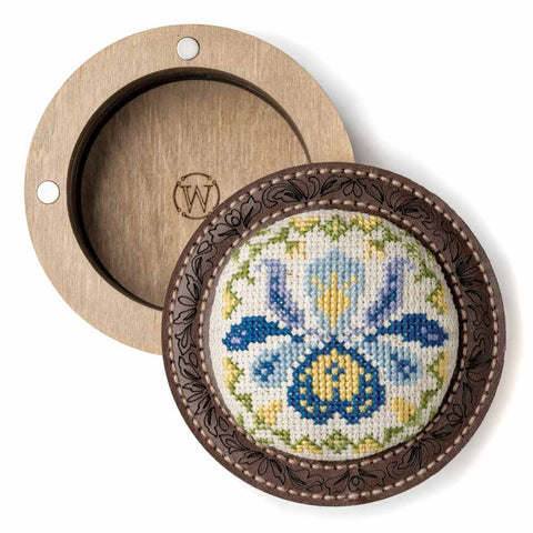 Siuvinėjimo adatinės rinkinys „Vilkdalgiai“ – Wonderland Crafts