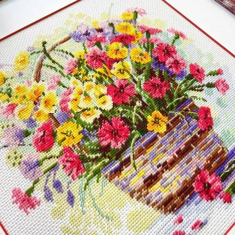 Siuvinėjimo kryželiu rinkinys „Žydinti vasara“ – gėlių krepšelis 25 x 25 cm