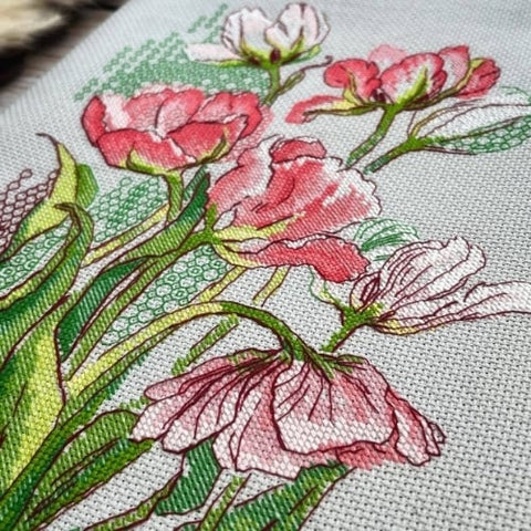 Blackwork siuvinėjimo rinkinys „Grakščios tulpės“ 21 x 30 cm