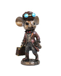 Statulėlė bronzinė pelės keliautojo steampunk stiliaus su mėlynais akinių stiklais, lagaminu ir ritiniu, pilno ūgio priekis