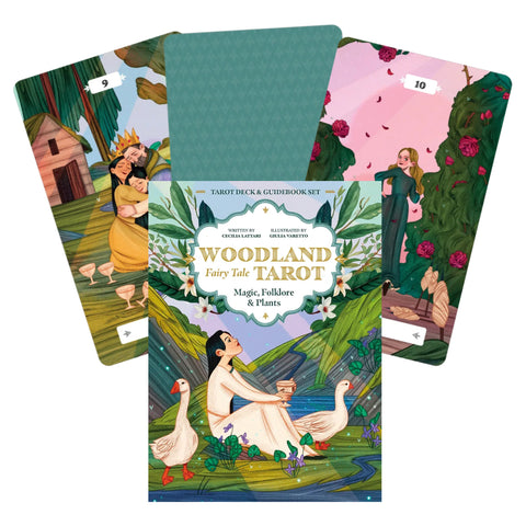 tarot kortos Woodland Fairy Tale komplektas su gidų knygele ir trimis atverstomis kortomis, spalvotos iliustracijos ir dėžutės priekinis viršelis matomas