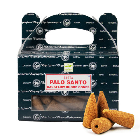 Palo Santo dhoop kūgiai Satya, rudi kūgiai priekyje ir dėžutė su permatomu langeliu, skirti atgalinio srauto smilkalams