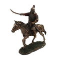 Statulėlė Genghis Khan bronzinio atspalvio, raitelis ant žirgo su pakelta kardu ant žolėto pagrindo, smulkios detalės