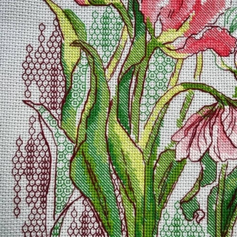 Blackwork siuvinėjimo rinkinys „Grakščios tulpės“ 21 x 30 cm