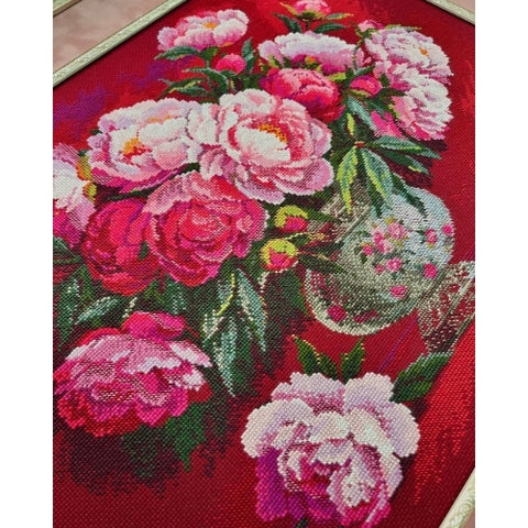 Siuvinėjimo kryželiu rinkinys „Prabangūs bijūnai“ 50 x 40 cm