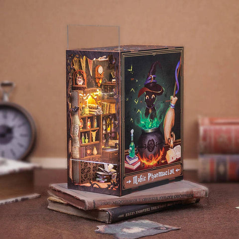 Book Nook medinė diorama su LED – Magic Pharmacist, 282 det., 23×11×18 cm