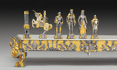 VIDURAMŽIAI: Ultra prabangūs šachmatai iš Bronzos dengti 24K auksu