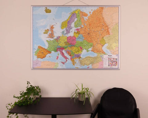 Europos politinis sieninis žemėlapis 100x139 cm, laminuotas, su vėliavomis