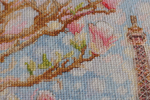 Siuvinėjimo kryželiu rinkinys Rytas Paryžiuje, 17×25 cm, 38 spalvos