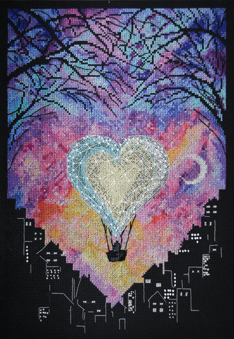 Siuvinėjimo kryželiu rinkinys „Meilė danguje“ 23×33, juodas 14 ct, karoliukai