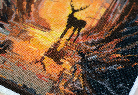 Siuvinėjimo kryželiu rinkinys „Miško sergėtojas“, 24x42 cm, 27 spalvų, 14 ct