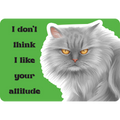 Durų kilimėlis žalias su pilko ilgaplaukio katės portretu ir juodu užrašu I don't think I like your attitude, frontalinis variantas