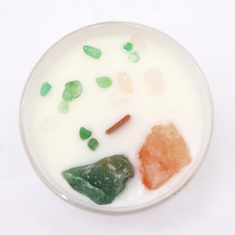 Širdies čakros kristalų žvakė su rožiniu kvarcu ir nefritu, rožių aromatas