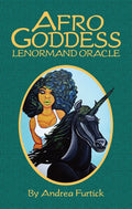 Lenormand orakulas „Afro Goddess“ – priekinis viršelis su tamsia moterimi ir juodu vienaragiu, žaliu raštuotu fone