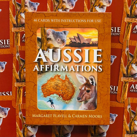Aussie Affirmations kortų rinkinys oranžinėje dėžutėje su Australijos žemėlapiu, koala ir kengūra, 46 kortos