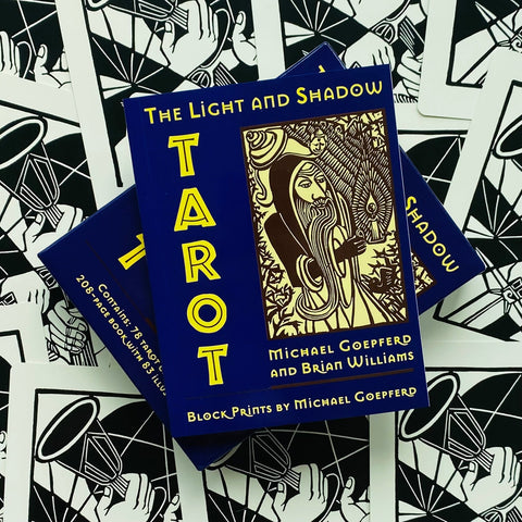The Light And Shadow Tarot kortos