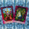 Tarot kortos su šešių ir septynių taurių iliustracijomis, ryškiai violetinėmis kraštinėmis, pasvirusiu kampu ant mėlyno raštuoto fono