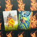 Tarot kortos dviem variantams — priekinis kadras: riteris su geltonu skydeliu kairėje ir moteris mėlynoje su pakelta ranka dešinėje