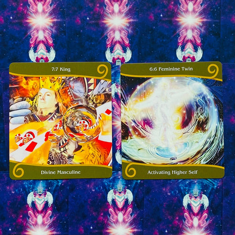 orakulo kortos dviem: Divine Masculine ir Activating Higher Self, ryškios iliustracijos ant kosminio fono
