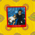 tarot korta „Grief“ (30) su raudonu rėmeliu, parodyta priekinė pusė ant geltono ornamentuoto fono