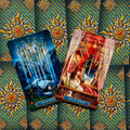 tarot kortos su Ten of Swords ir Nine of Swords atvaizdais, giliai mėlynos–auksinės raštuotos nugarėlės, kampu pakreiptos