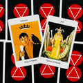 tarot kortos Valraven/Hel, dvi atviros King ir Queen of Wands kortos su geltonais motyvais ant juodos nugarėlės su raudonais trikampiais