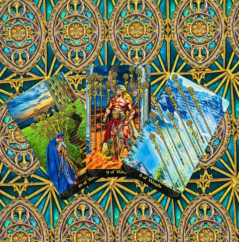 Tarot kortos (8–10 Lazdų), spalvotos RWS stiliaus kortos ant žalvarinio ornamentuoto fono, parduodamo komplekto variantas