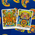 Tarot kortos spalvingos angelų kortos, dvi atvertos kortos (Aʼtun Mauca Caspi ir Nabu) ant mėlyno galo dizaino