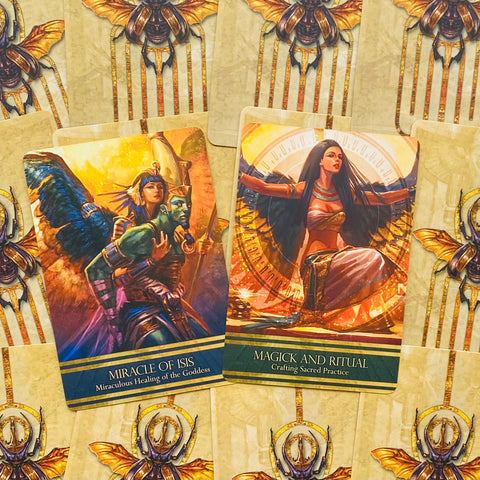 Orakulo kortos rinkinys su dviem atverčiamais paveikslais Miracle of Isis ir Magick and Ritual