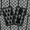 tarot kortos juodai baltos minimalios priekis: dešimt taurės ir devynios taurės, aiškūs pip simboliai ir rėmai