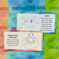 Afirmacijų kortelės Enchanted Soul su akvarelinėmis nugarėlėmis, dvi atviros kortelės su angliškais posakiais ir piešiniais (varlė, plaukiojanti mergaitė)