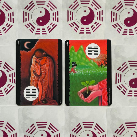 tarot kortos, dvi kortos iš rinkinio: raudona Sex su besibučiuojančiais personažais ir žalia Happiness is to Love su daigeliu