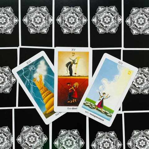 Sun And Moon Tarot kortos